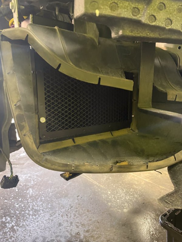 CSF BMW F8X M3/M4/M2C Auxiliary Radiators w/ Rock Guards (Sold Individually - Fits Left and Right - Image 3